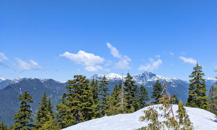 上写真と逆のノースニードル方面の景色