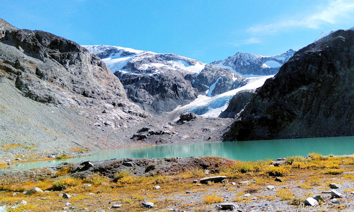ウェッジマウントレイク Wedgemount Lake とウェッジマウントグレーシャーの景色 2