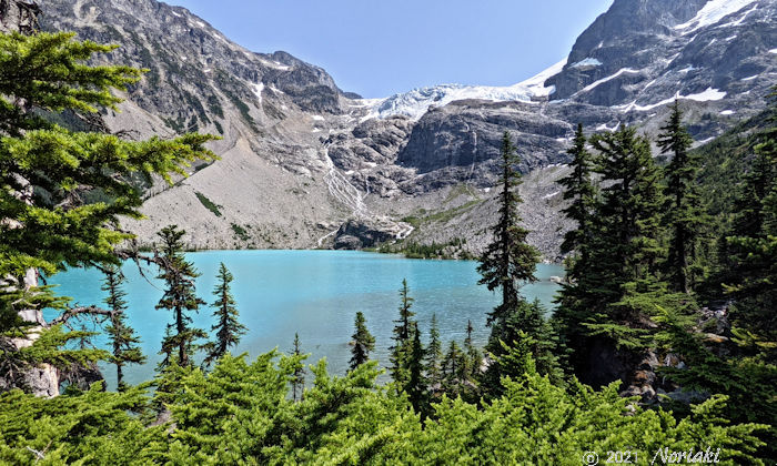 アッパージョフレレイク Upper Joffre Lake からマティアー氷河の景色