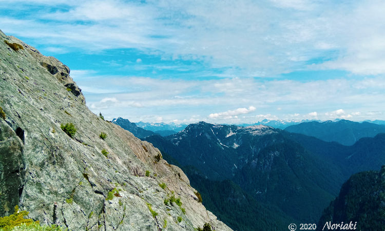 急勾配の登り　ツルツル岩